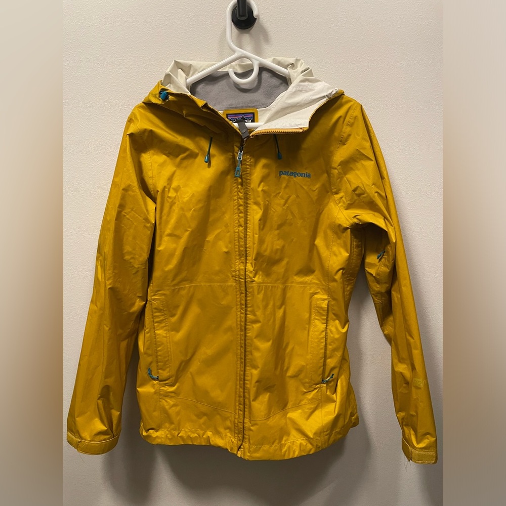 Patagonia Yellow Rain Jacket Women’s Large